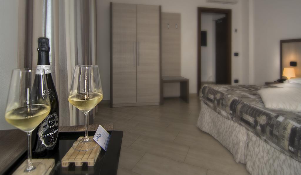 Hotel Lido Inn Camaiore Bagian luar foto
